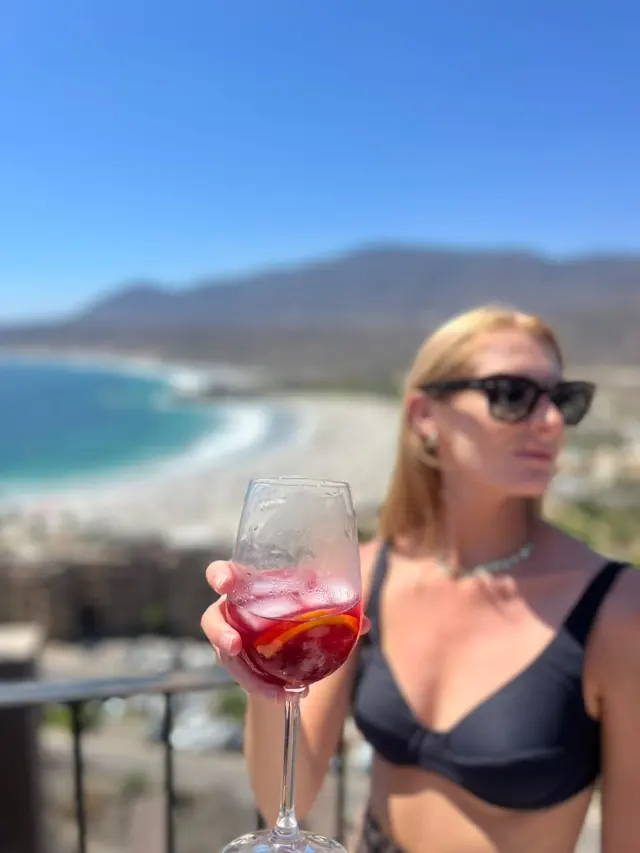 Copa de La Colora con vista al mar